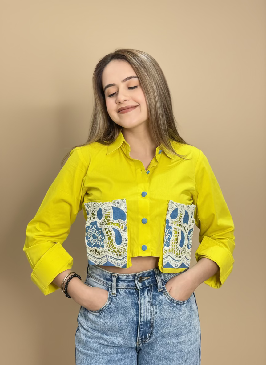 Lace pocket crop shirt
